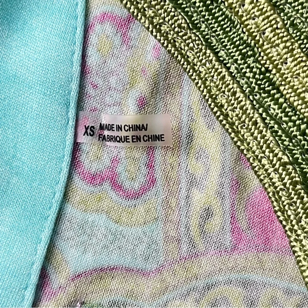 Robert Graham Paisley Print Top Embroidered Keyhole Trim Neckline Size XS - Picture 5 of 7